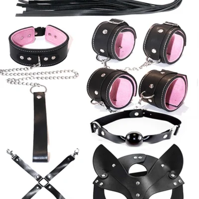 Exotikiss 7’li Fantazi Kelepçe ve Kırbaç Seti – Siyah Dış Yüzey, Pembe İç Dokulu
